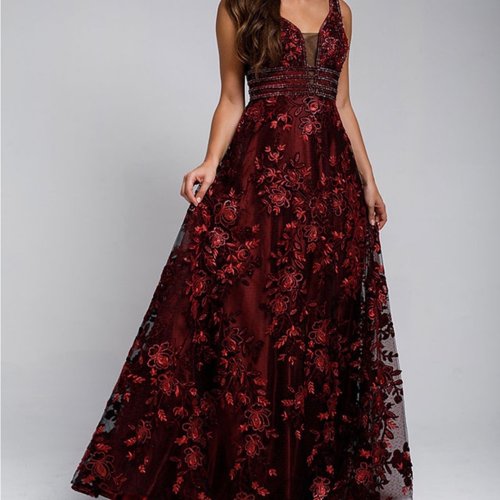 Amelia Couture Prom or Grad Dress (Size 4)